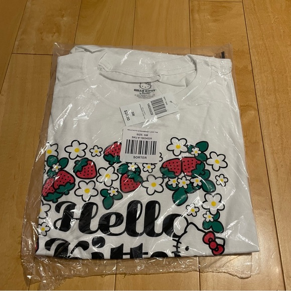 NWT hello kitty strawberry top - Picture 4 of 5